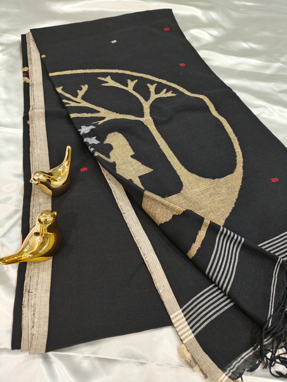 Black Intricate Handwoven Jamdani Saree
