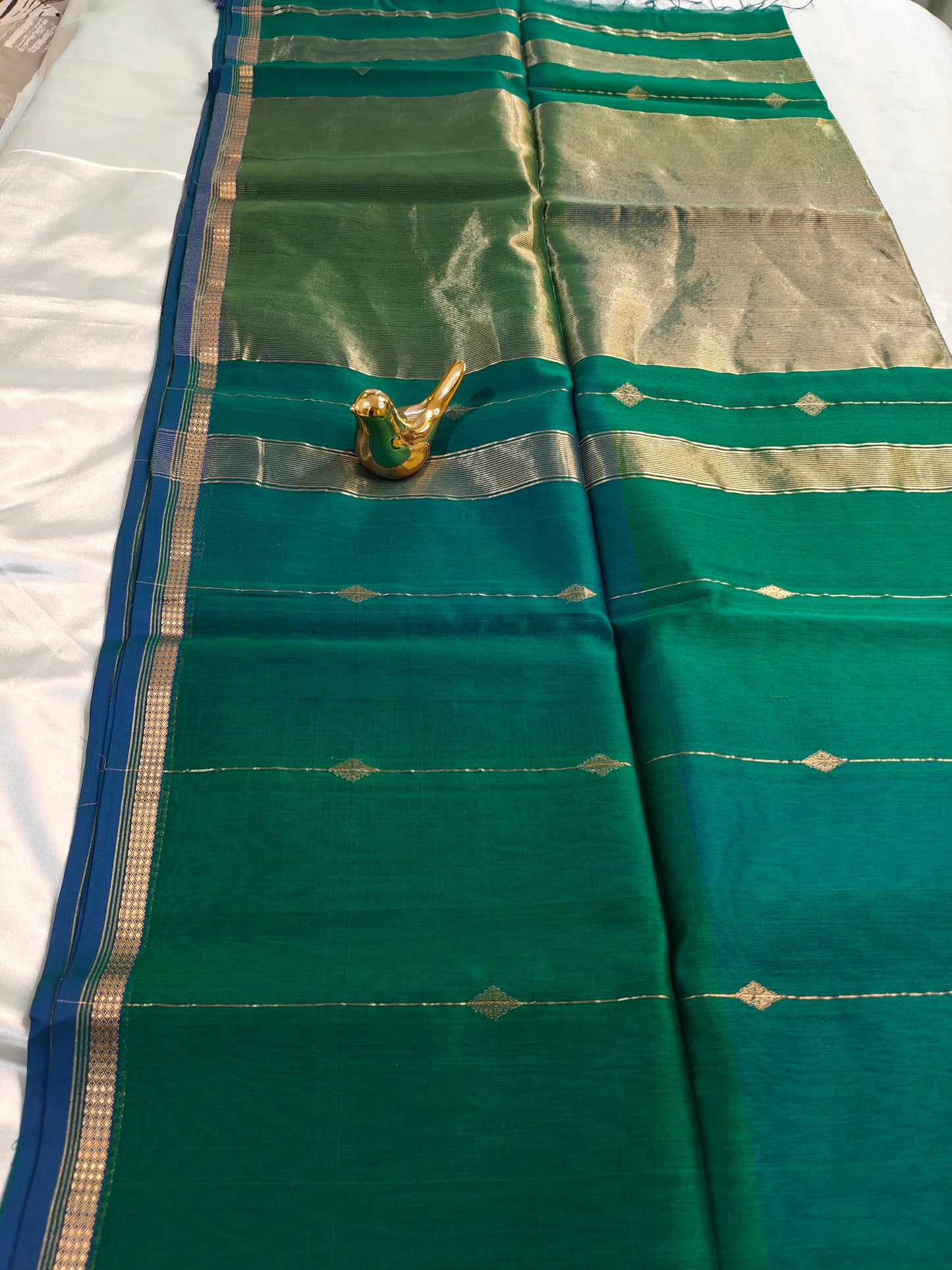 Green Dual Tone Maheshwari Silk-Cotton Saree