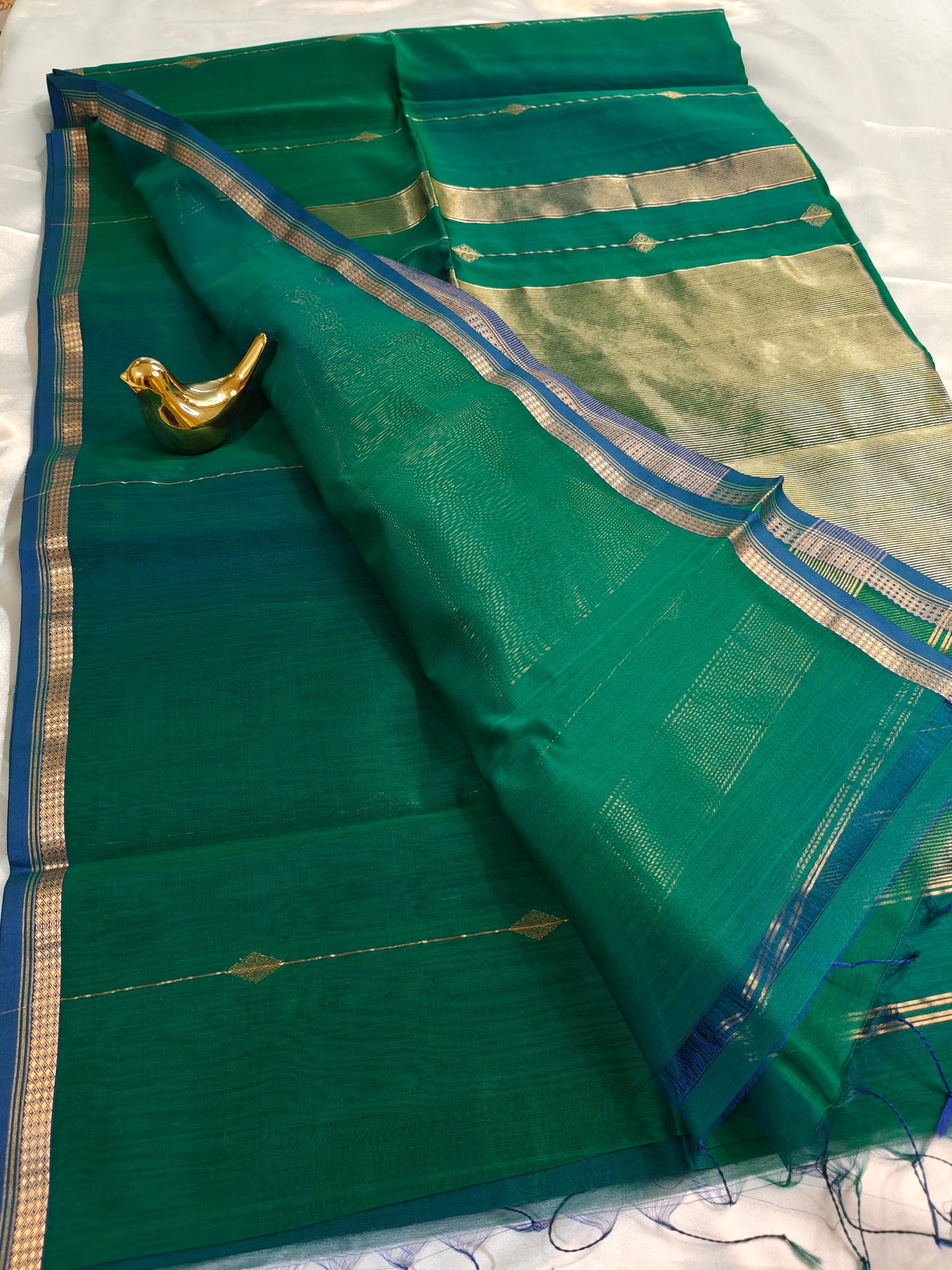 Green Dual Tone Maheshwari Silk-Cotton Saree