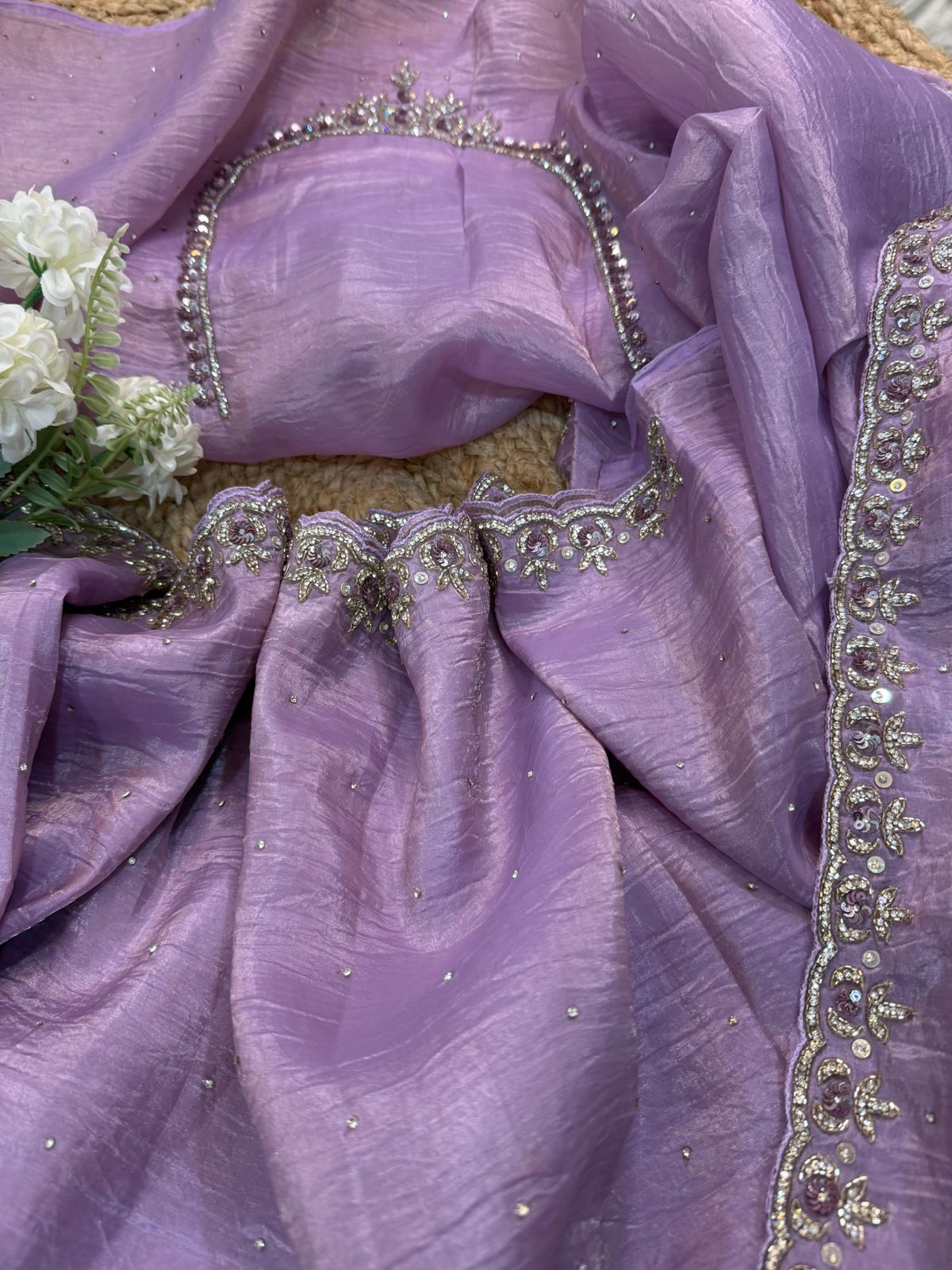 Lavender Crushed Tissue Handwork Saree