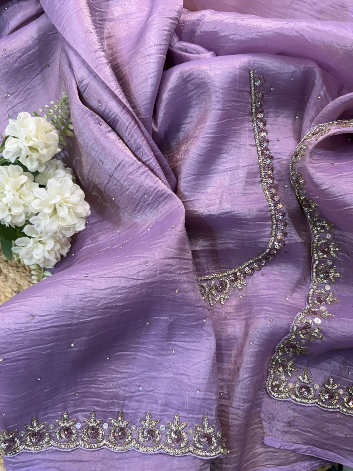 Lavender Crushed Tissue Handwork Saree