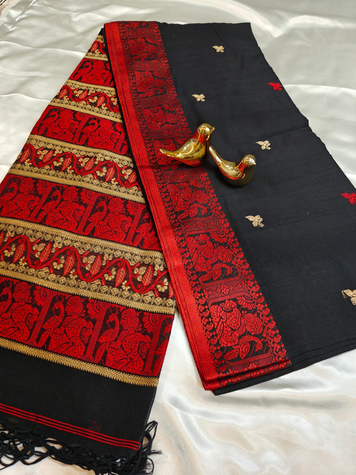 Black and Red Border Cotton Baluchari Saree