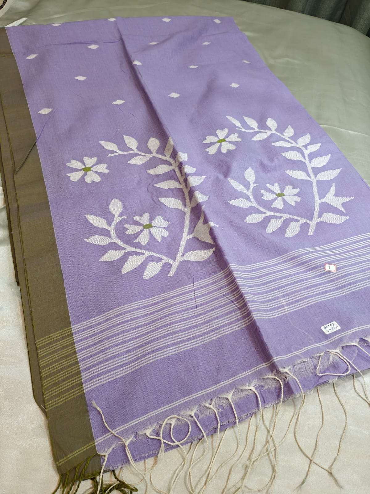 Lavender Whisper – Handwoven Cotton Jamdani Saree