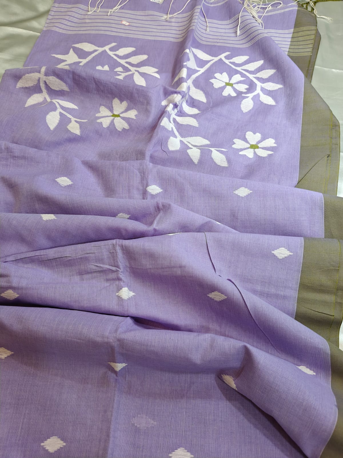 Lavender Whisper – Handwoven Cotton Jamdani Saree