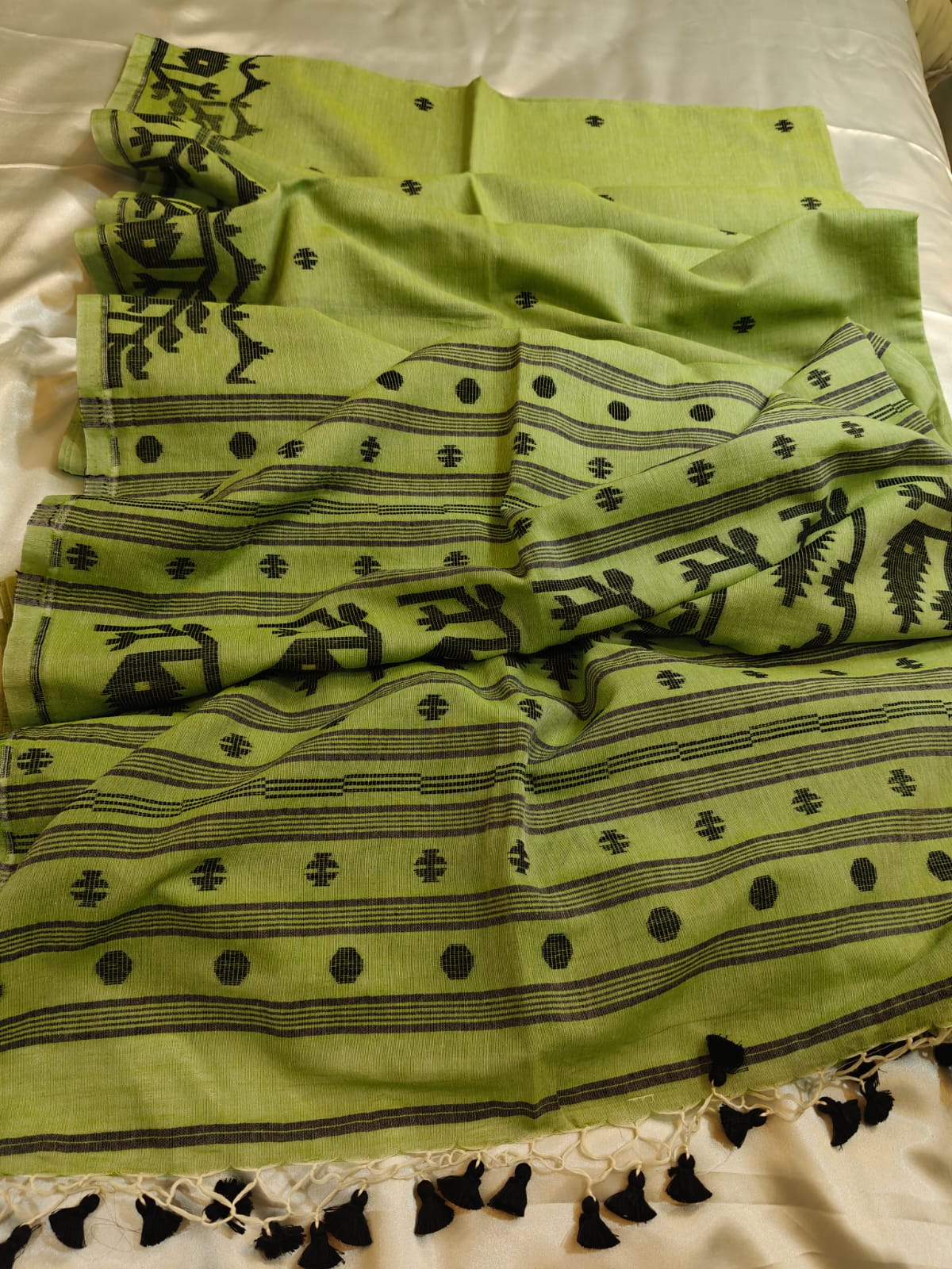 Olive Green Mul Cotton Jamdani Saree