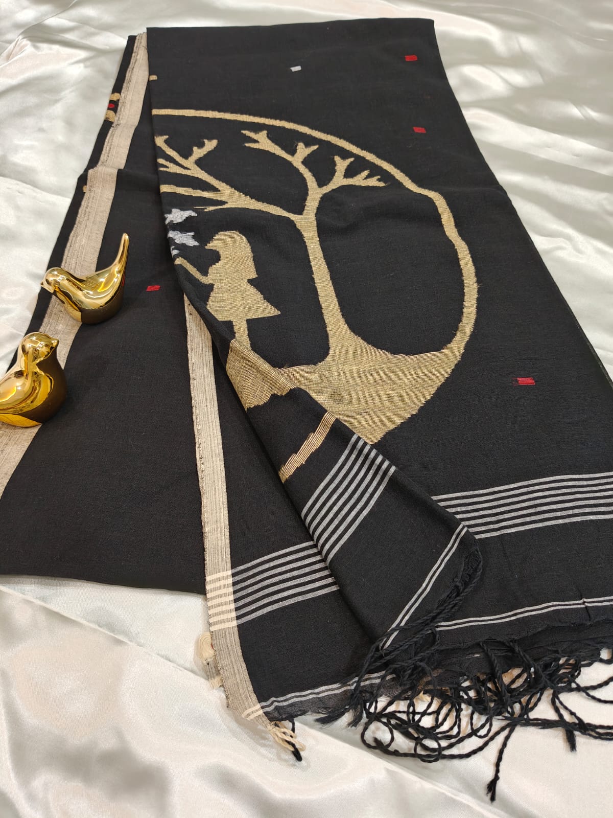 Black Intricate Handwoven Jamdani Saree