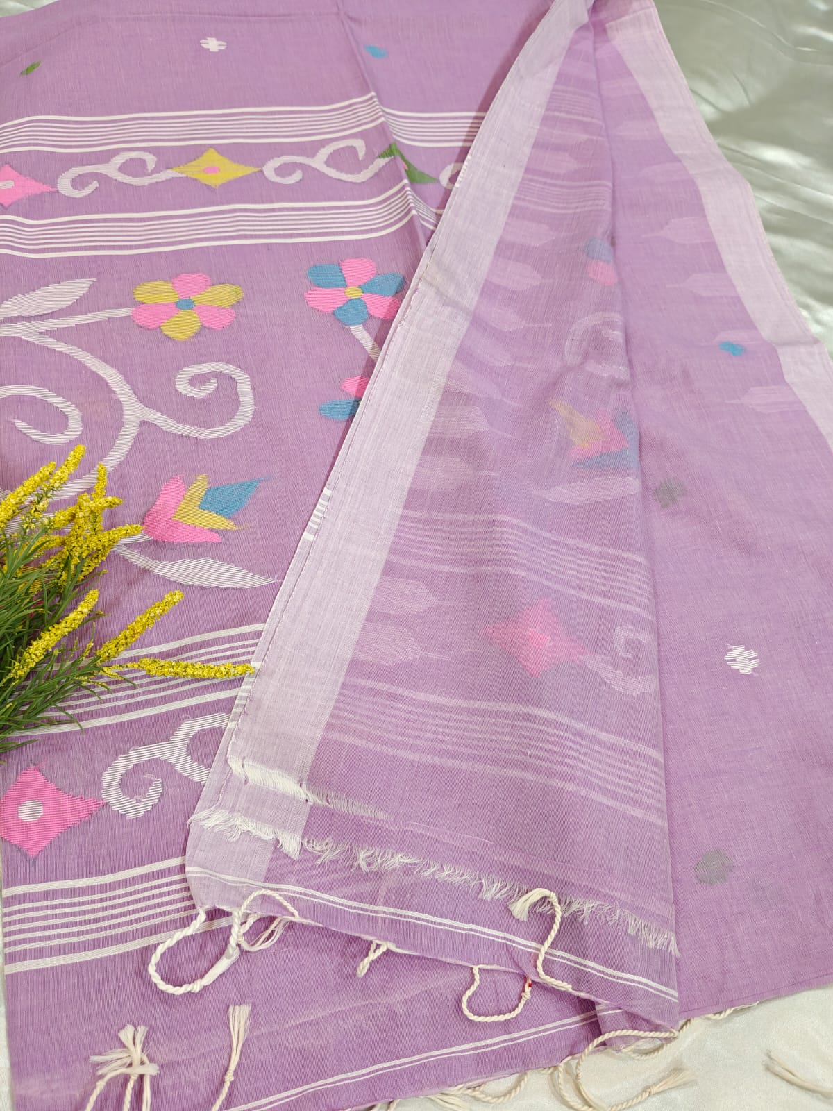 Soft Mauve Handwoven Needlework Jamdani Saree