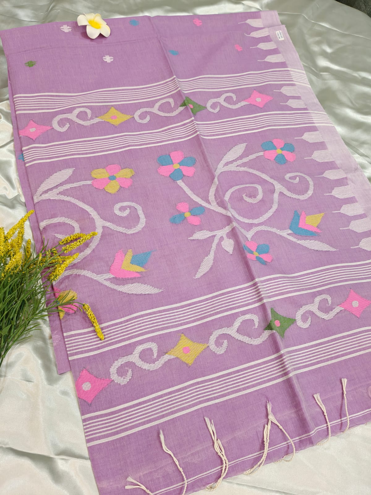 Soft Mauve Handwoven Needlework Jamdani Saree