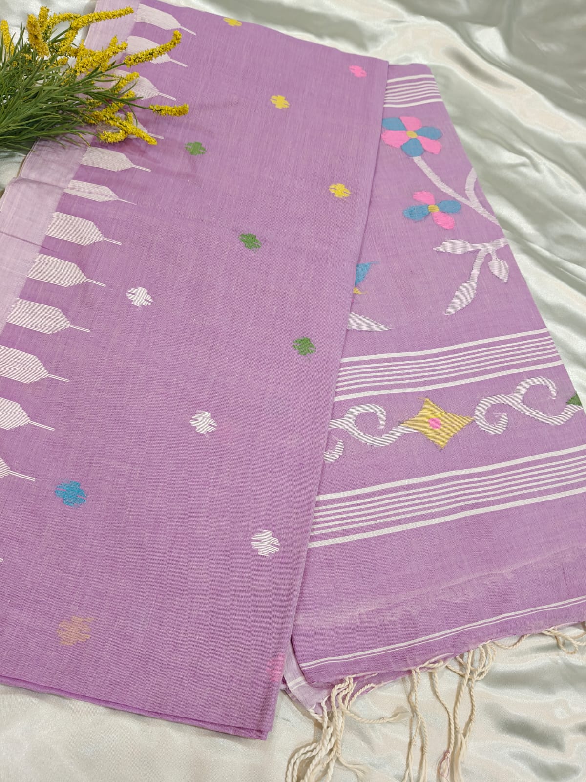 Soft Mauve Handwoven Needlework Jamdani Saree