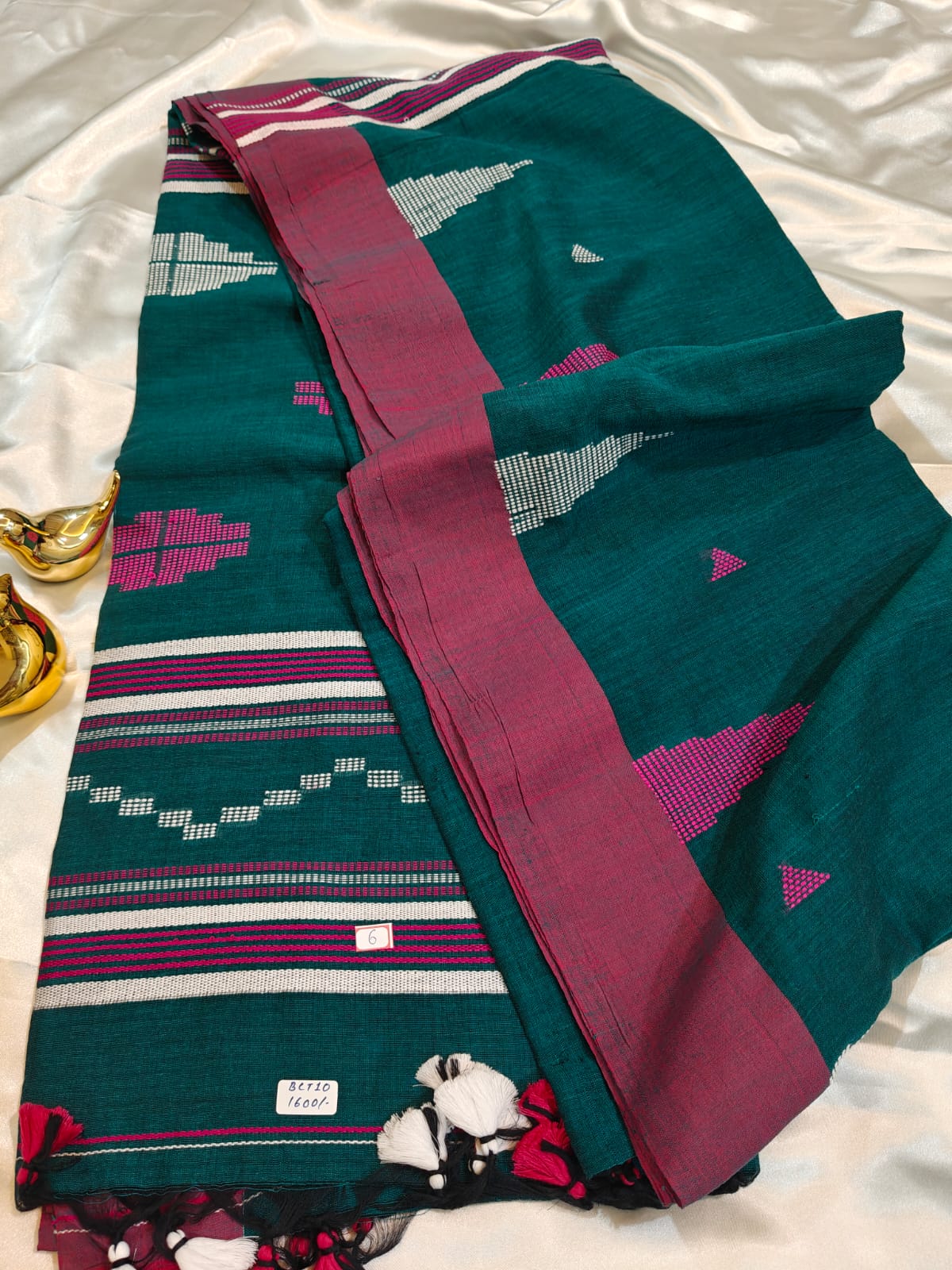 Rama Green handwoven Cotton Jamdani saree