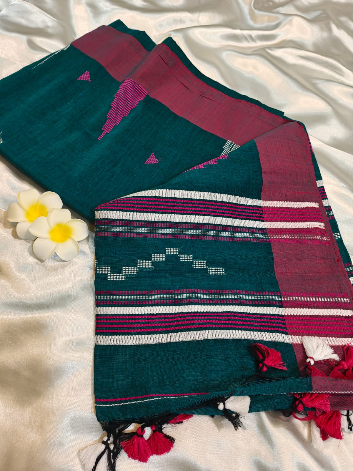 Rama Green handwoven Cotton Jamdani saree