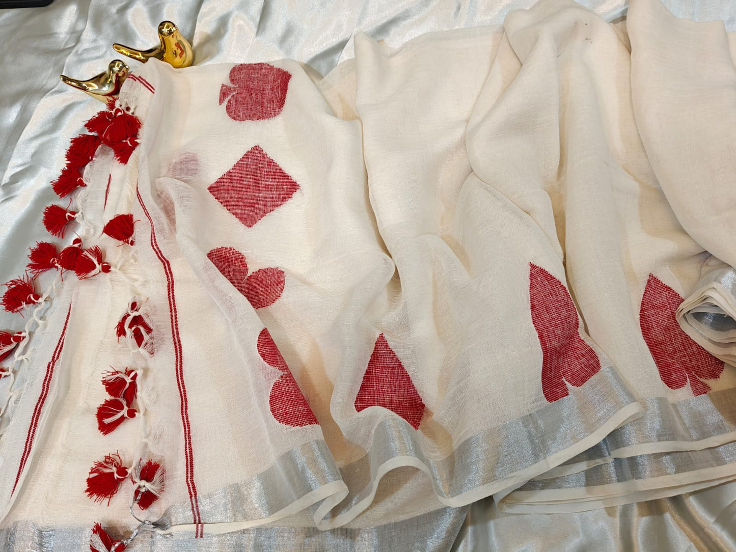 Heart Motif Pure Linen Jamdani