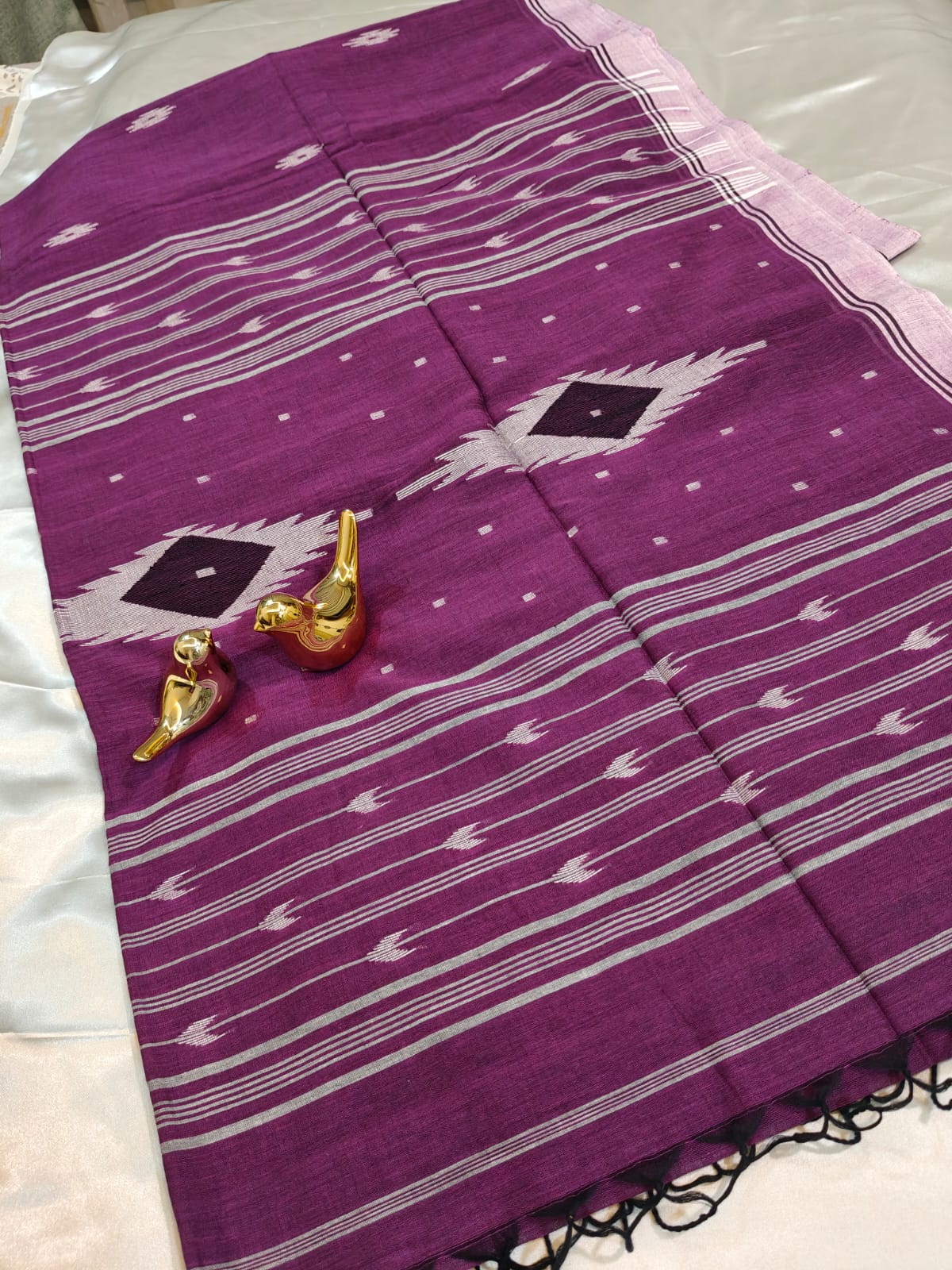 Magenta Handwoven Jamdani Saree
