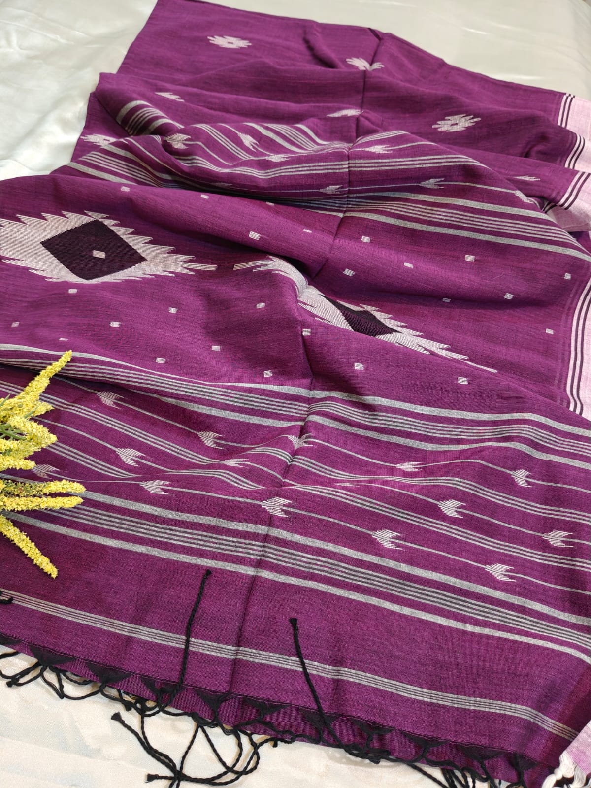 Magenta Handwoven Jamdani Saree