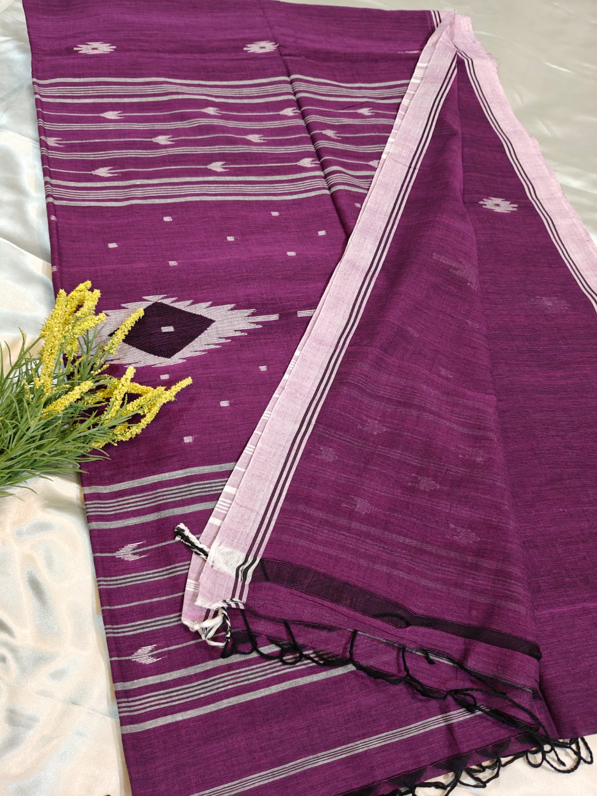 Magenta Handwoven Jamdani Saree