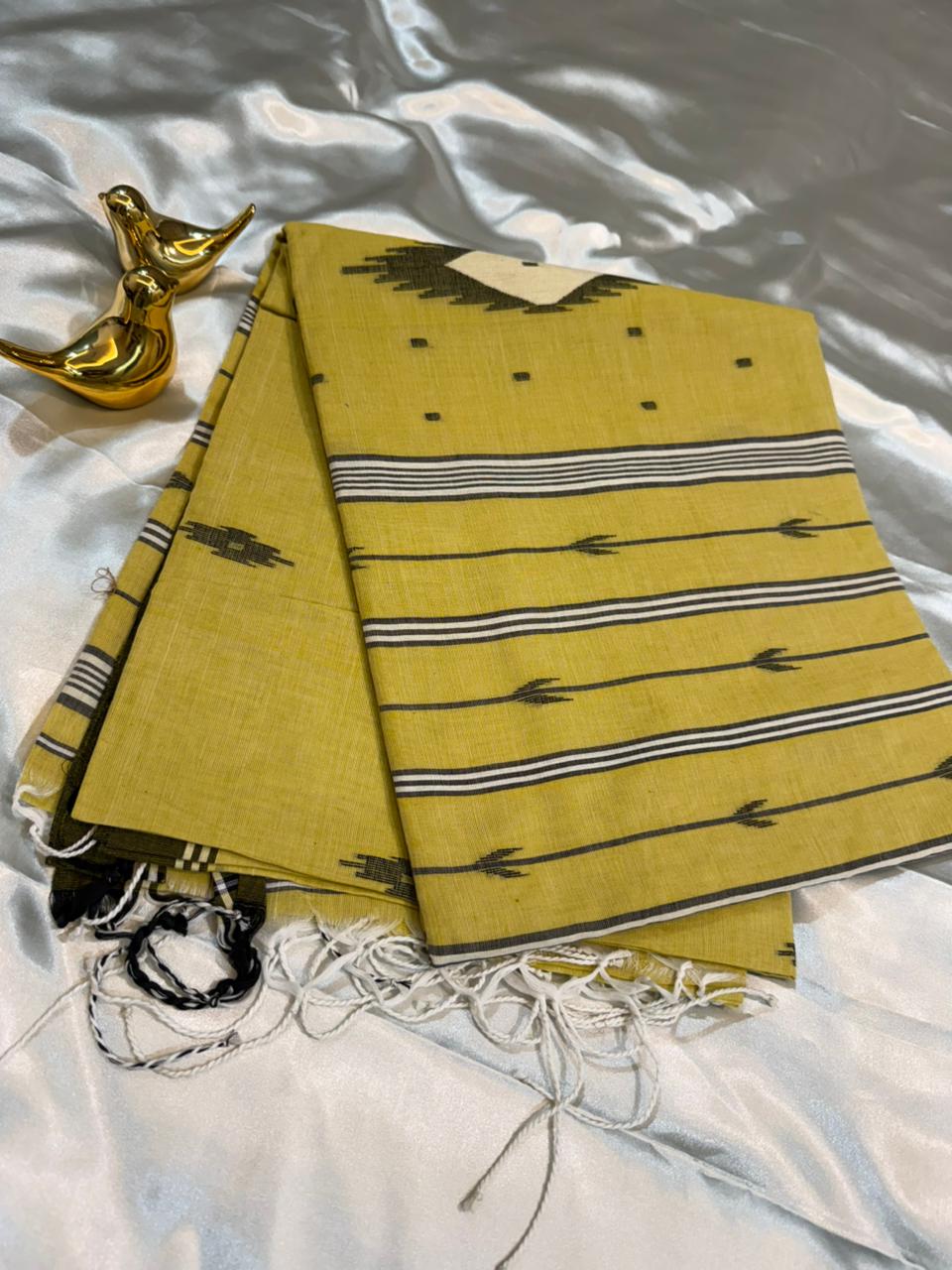 Lemon Yellow Handwoven Jamdani Saree